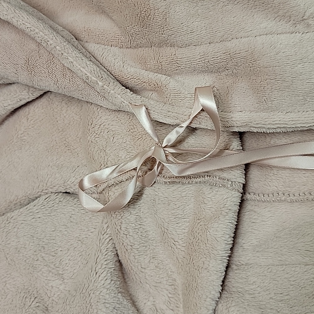 NORDSTROM NWT PLUSH BATHROBE PINK PUFF SIZE SMALL - Picture 10 of 11